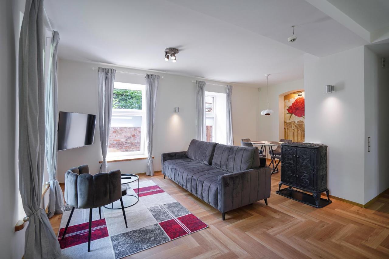 Exclusive Oldnew Apartments In City Center Panevėžys Kültér fotó