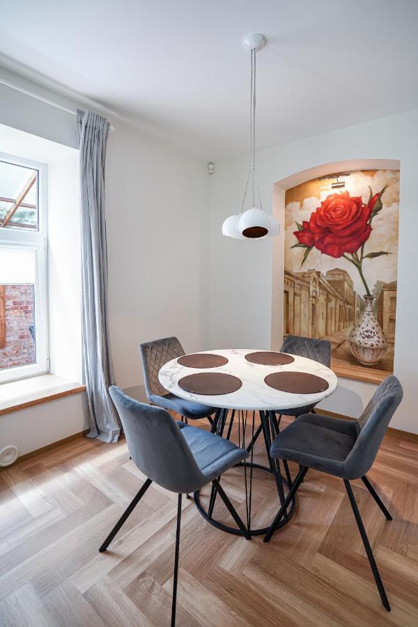 Exclusive Oldnew Apartments In City Center Panevėžys Kültér fotó